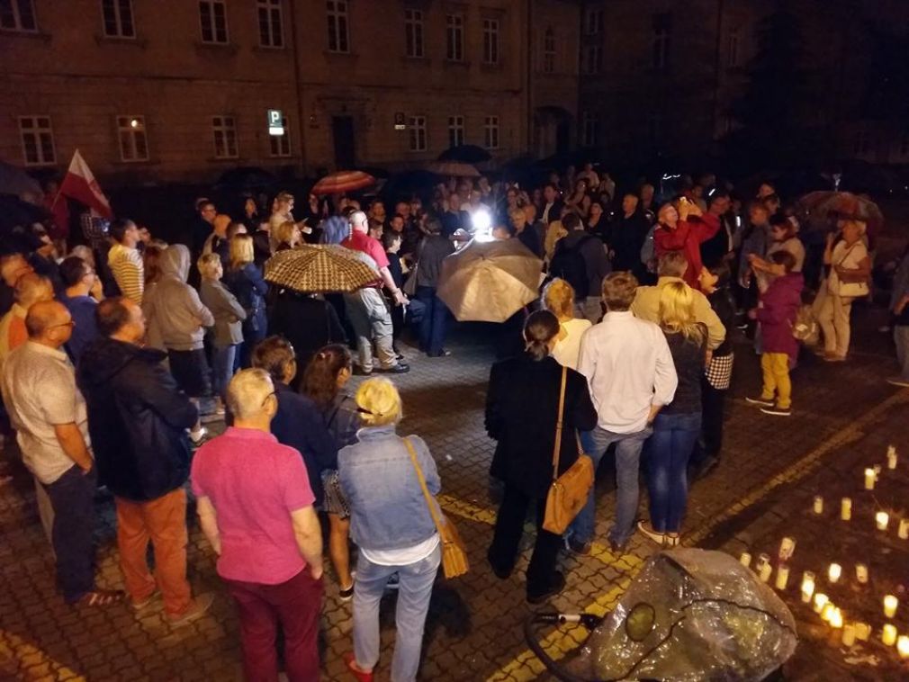 W sobotę protest odbył się przed zamojskim Sądem Okręgowym, fot. Rafał Zwolak