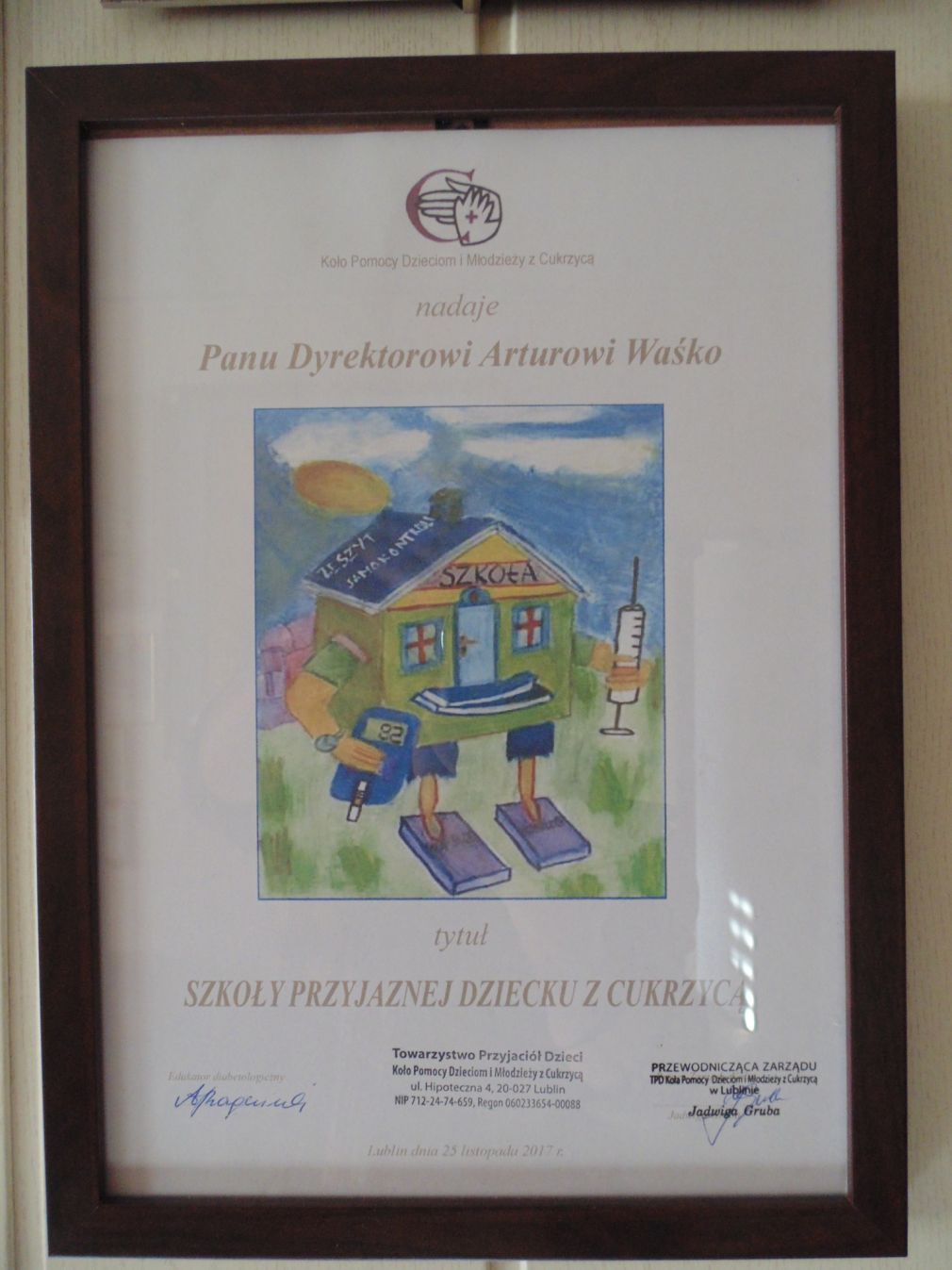 Dyplom potwierdzający otrzymanie przez zamojską "Szóstkę" tytułu "Szkoły Przyjaznej Dziecku z Cukrzycą", foto: materiał nadesłany