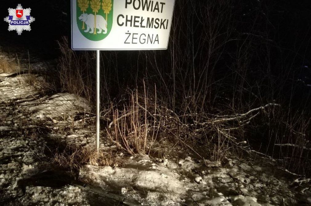Uszkodził przydrożny znak, foto: Policja 