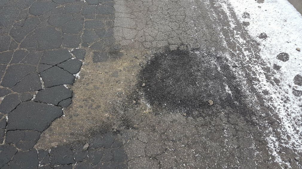 Załatana dziura na Kochanowskiego, foto: Czytelnik, materiał nadesłany