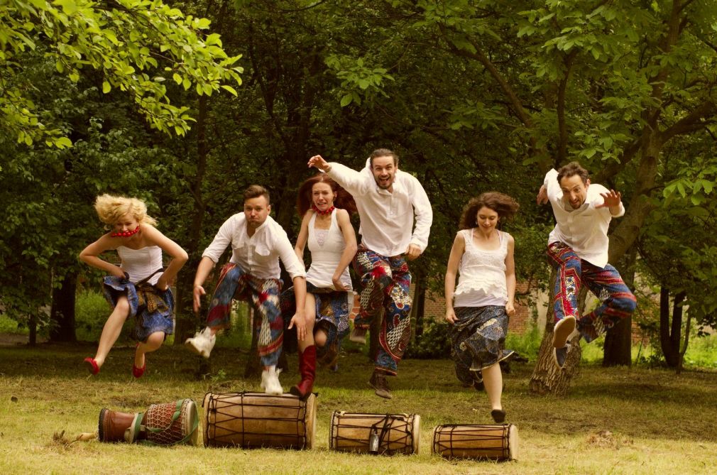 Będzie można posłuchać ludowej muzyki tradycyjnej i jej współczesnej wersji w wykonaniu zespołu Dzikie Jabłka, foto: materiał nadesłany