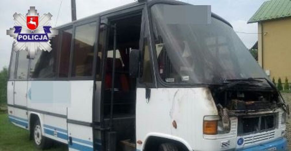 Na razie nie wiadomo, co było przyczyną zapalenia się autokaru, foto: Policja