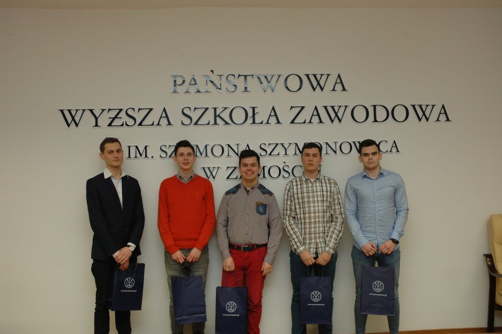 Zdjęcie uczestników II części  olimpiady etapu wojewódzkiego, foto: materiał nadesłany