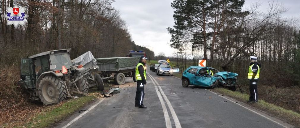 Corsa zderzyłą się ciągnikiem Lamborghini, foto: Policja