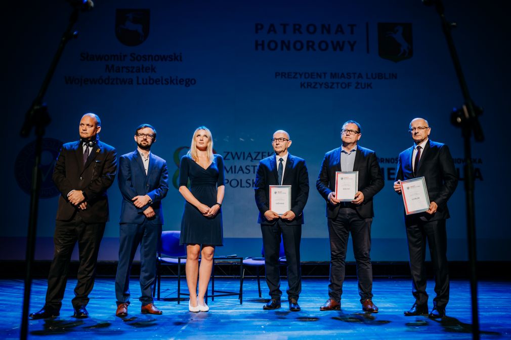 Laureaci konkursu na najciekawszy projekt partypacyjny, Fot. Szymon Łyciuk