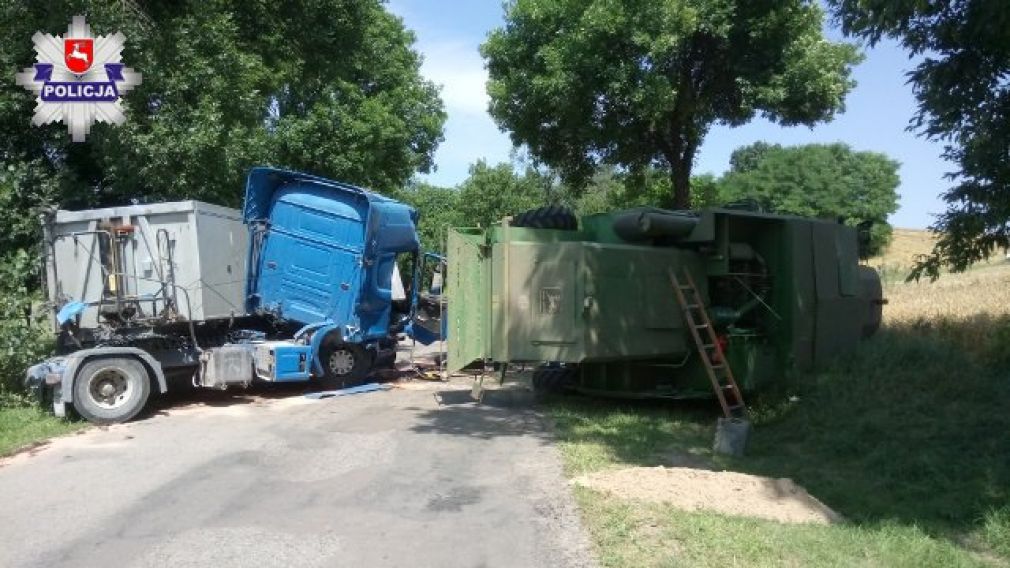 Uszkodzeniu uległy oba pojazdy uczestniczące w zdarzeniu, foto: Policja