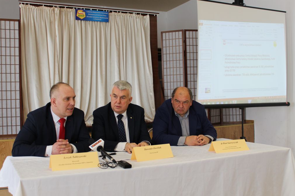 Konferencja prasowa, podczas której przekazane zostały informacje o pozyskaniu środków finansowych na inwestycje w OHP, foto: materiał nadesłany