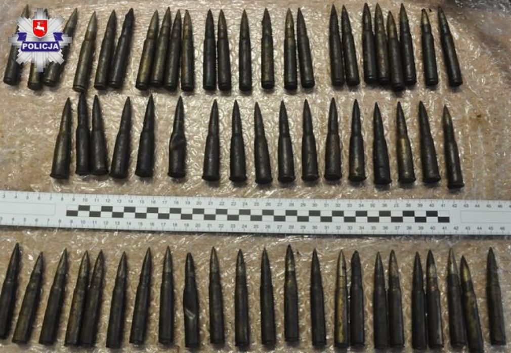 Za nielegalne posiadanie broni i amunicji kodeks karny przewiduje do 8 lat pozbawienia wolności, foto: Policja