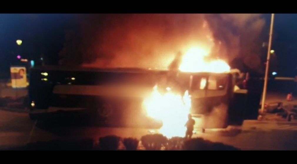 W centrum Tomaszowa Lub. spłonął autokar. Podróżowało nim 31 osób [WIDEO]