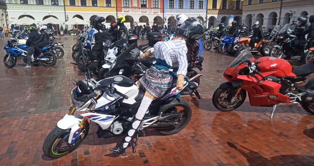 Zamość: Motocykliści powitali wiosnę! Symbolicznie utopili Marzannę