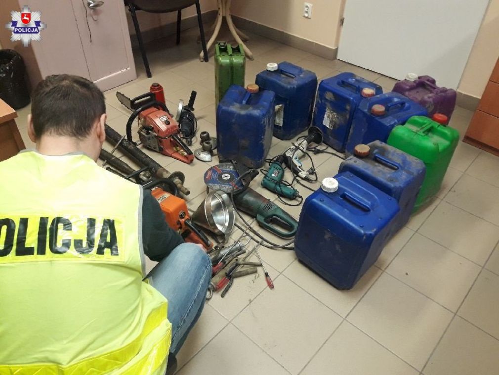  Z niezabezpieczonych posesji kradli elektronarzędzia i inne przedmioty, foto: Policja