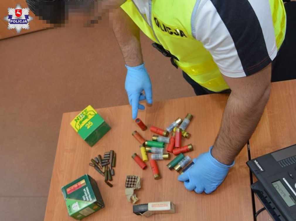 Policjanci ujawnili ponad 80 sztuk ostrej amunicji, foto: Policja